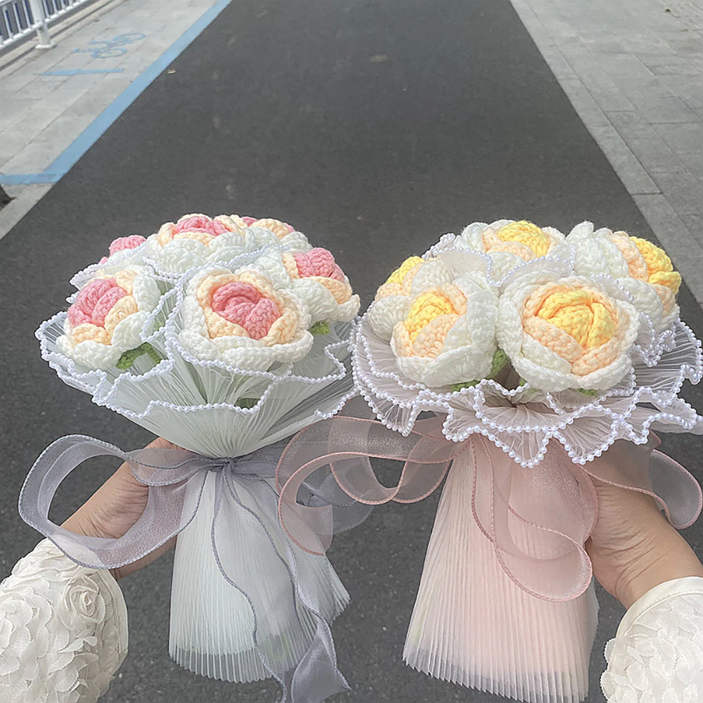 Crochet Rose Flower Bouquet l Hand-Woven Wool Artificial Rose Gift for Mother's Day, Teacher's Day & Birthday